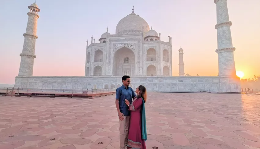 Taj Mahal Sunrise Tour from Jaipur